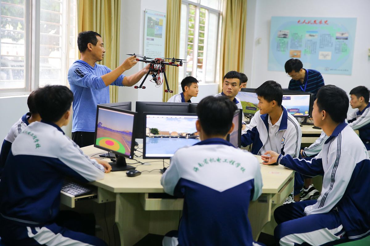 重庆工商学校给排水工程施工与运行专业：课程内容、教学质量及就业前景