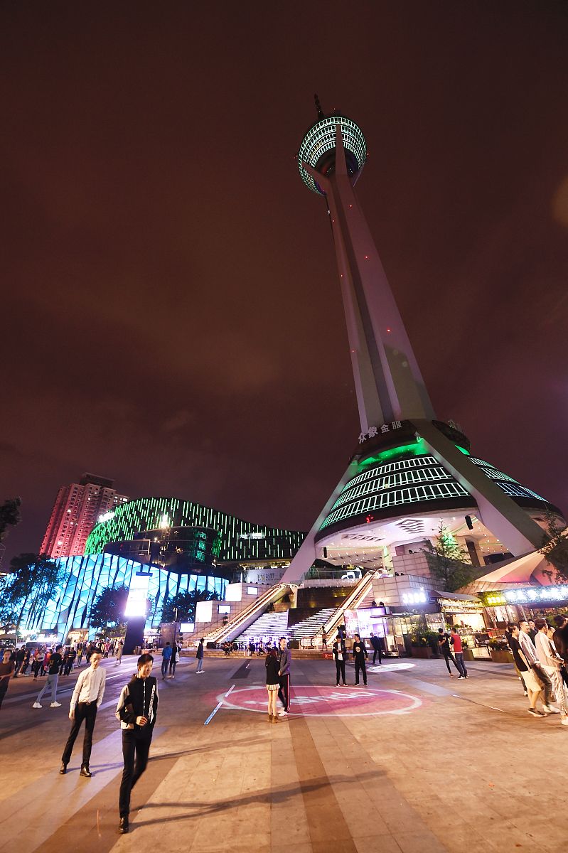 2019年9月18日,成都,夜晚景观照明.(如需下载使用,请务必署名:红星新