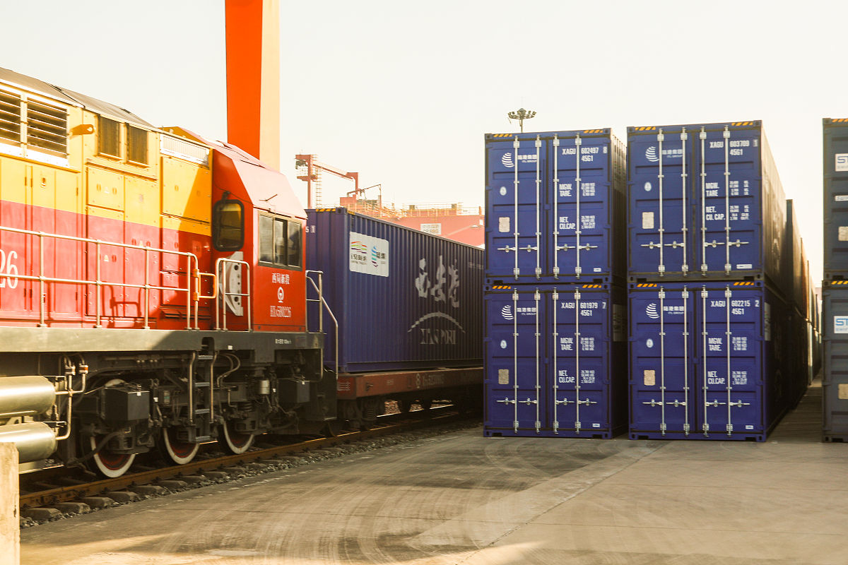 为论文西安港务股份有限公司筹资风险管理存在的问题与对策的写一篇论文立题依据不少于1000字。