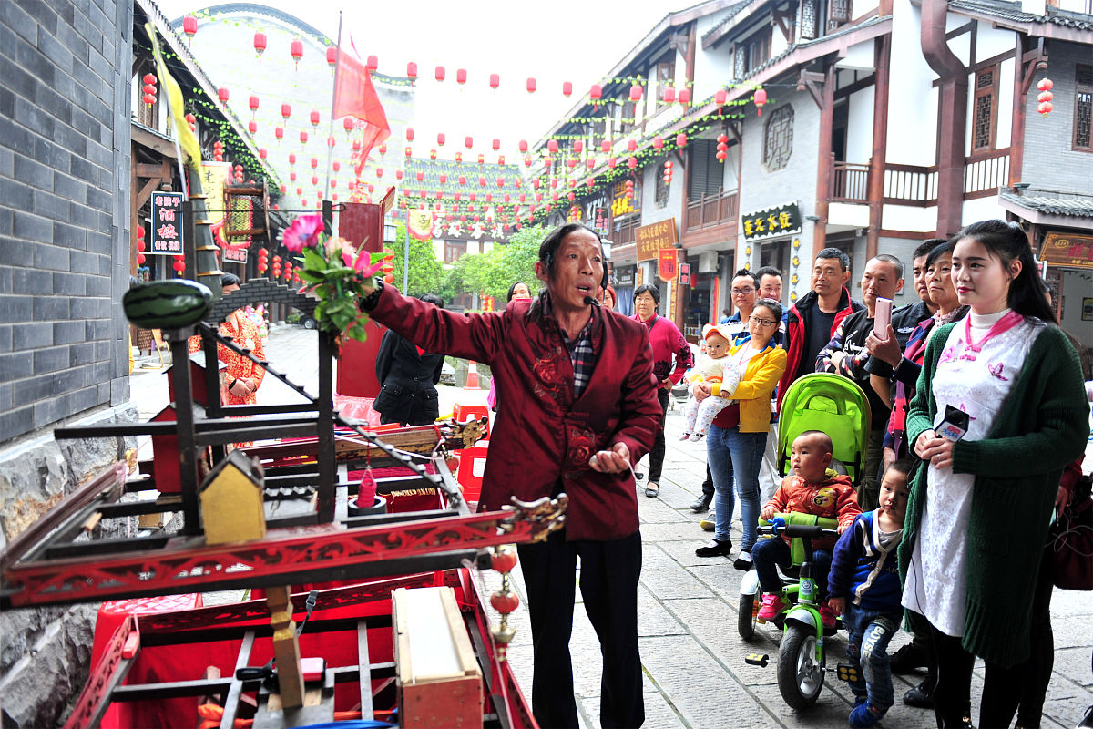 20个关于历史传承的文章标题：探索文化遗产与社会发展