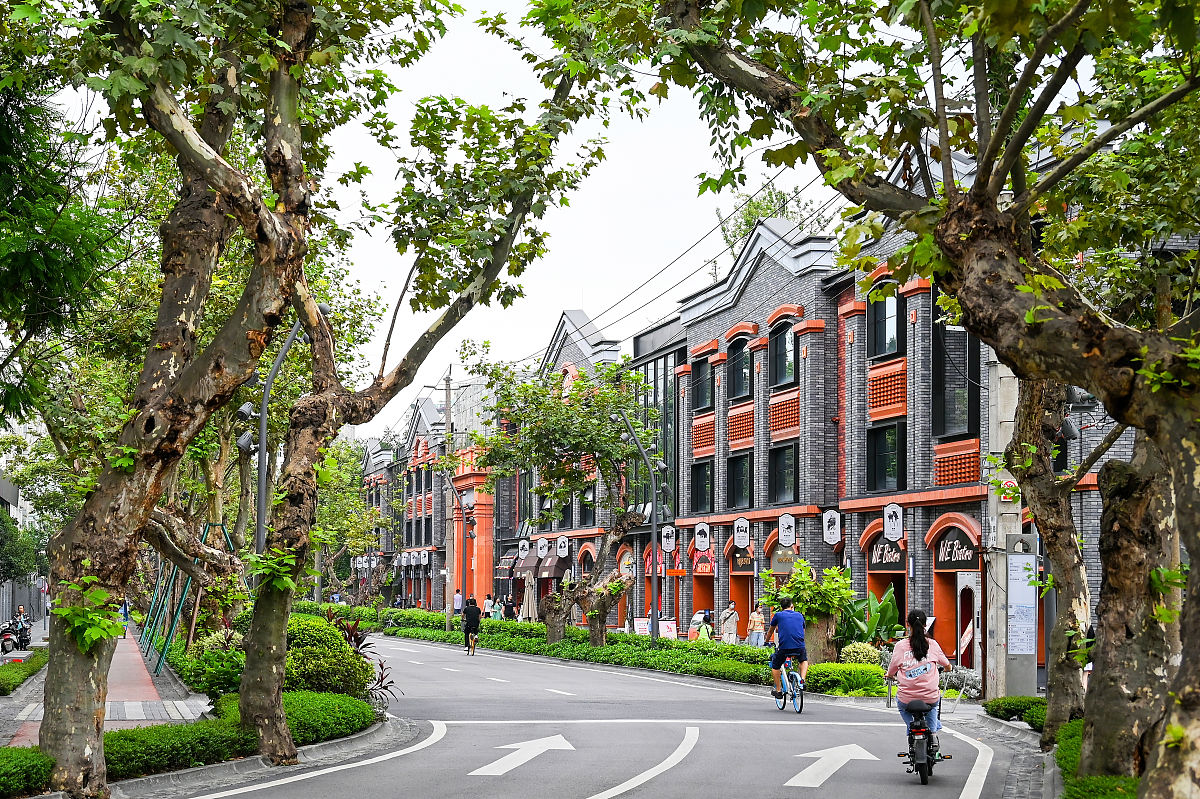 2021年9月1日,成都,华西坝大学路街景.(如需下载使用,请务必署名 红星