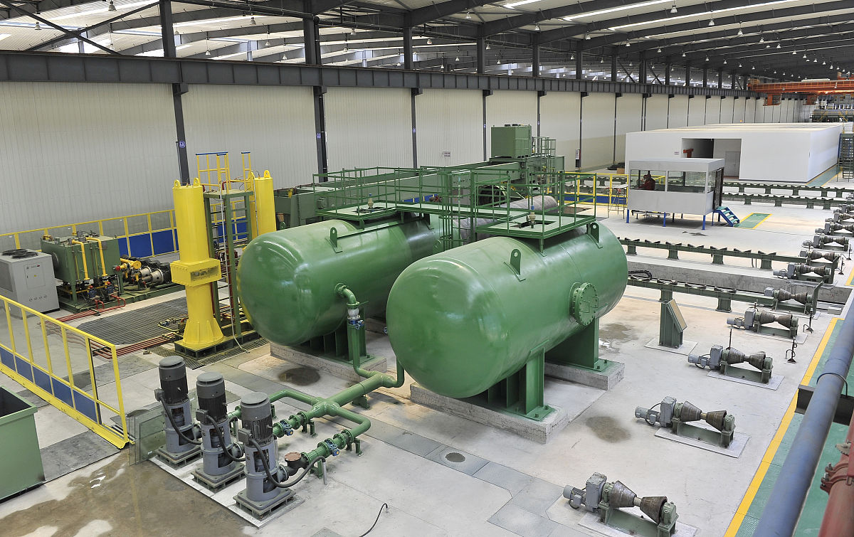 human 说中文; AI 我会说中文。您需要什么帮助？;human 介绍锅炉在工业生产和日常生活中的广泛应用; AI 锅炉被广泛应用于工业生产和日常生活中。在工业生产中锅炉可以用来产生蒸汽这种蒸汽可以用来驱动机器、发电和加热。在日常生活中锅炉可以用来供暖和加热水如家庭供暖和热水器。同时锅炉还可以用于加工和烹饪食品如蒸馒头和煮饭等。总之锅炉在各种领域都有广泛的应用。;human 300MW机