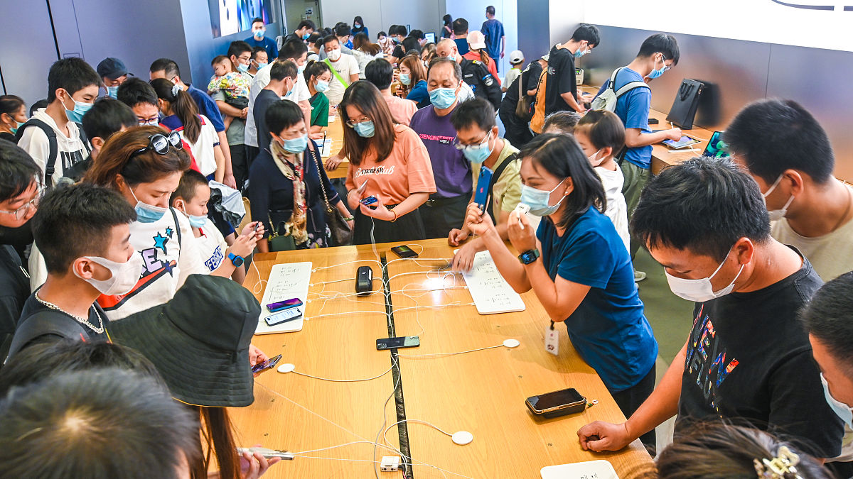 丁香书院新生导师王晓丽老师与同学们举行新生研讨见面会