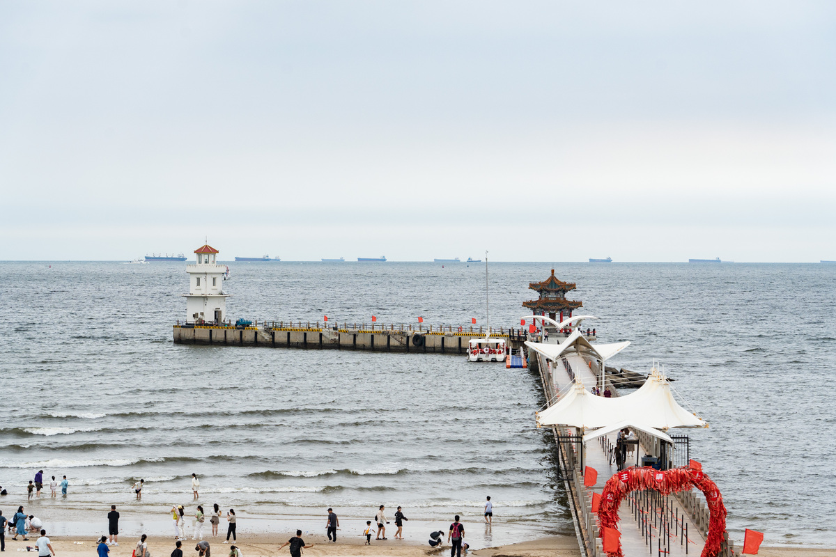 威海旅游攻略：探索美丽海滨城市的历史文化和自然风光