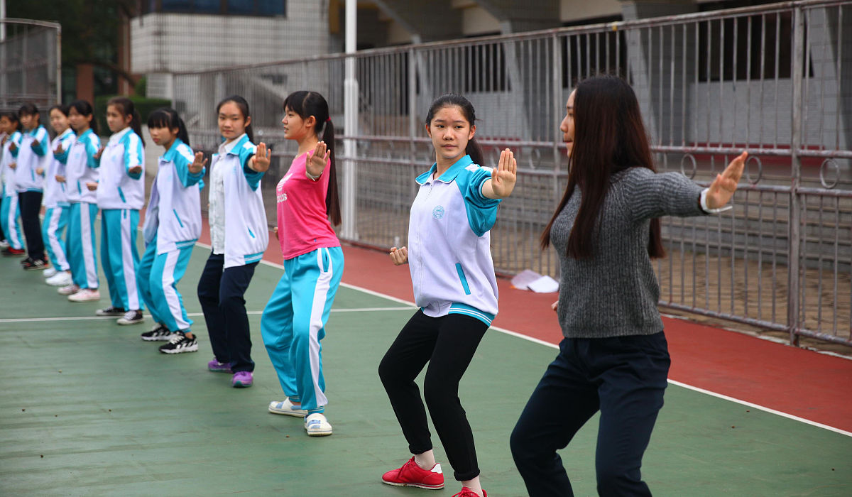 体育课程对不爱运动的女大学生：影响与益处