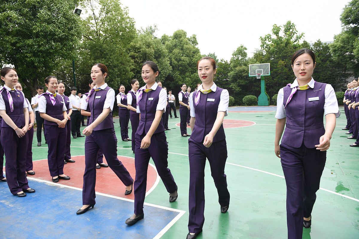 安阳航空学校民航乘务专业招生信息:报考条件、专业优势 安阳航空学校民航乘务专业招生信息:报考条件、专业优势