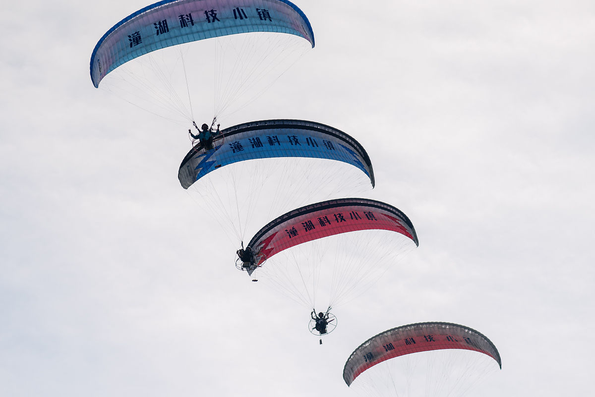 暴太郎战队咚克星角色分析：机械专家与团队支柱