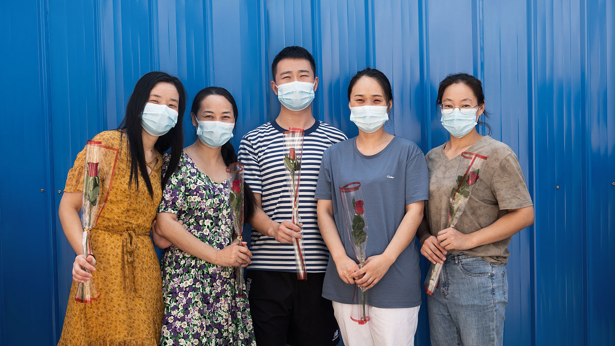 领导生病如何表达关心：看望还是拜访？