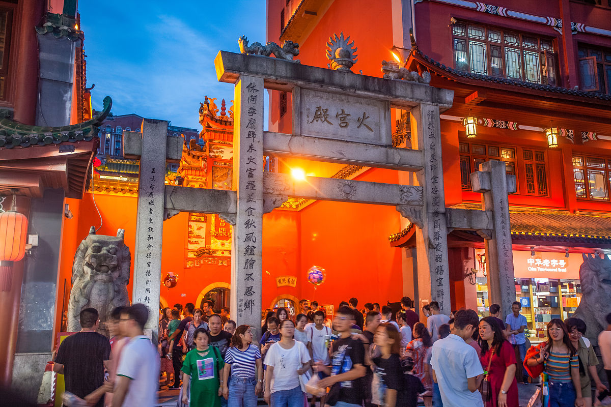 以长沙地区为例谈谈民俗文化的传承与保护4000字左右