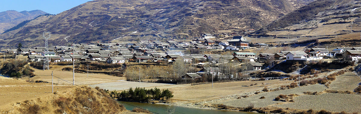 2011年01月24日,四川阿坝,九寨山村风景.