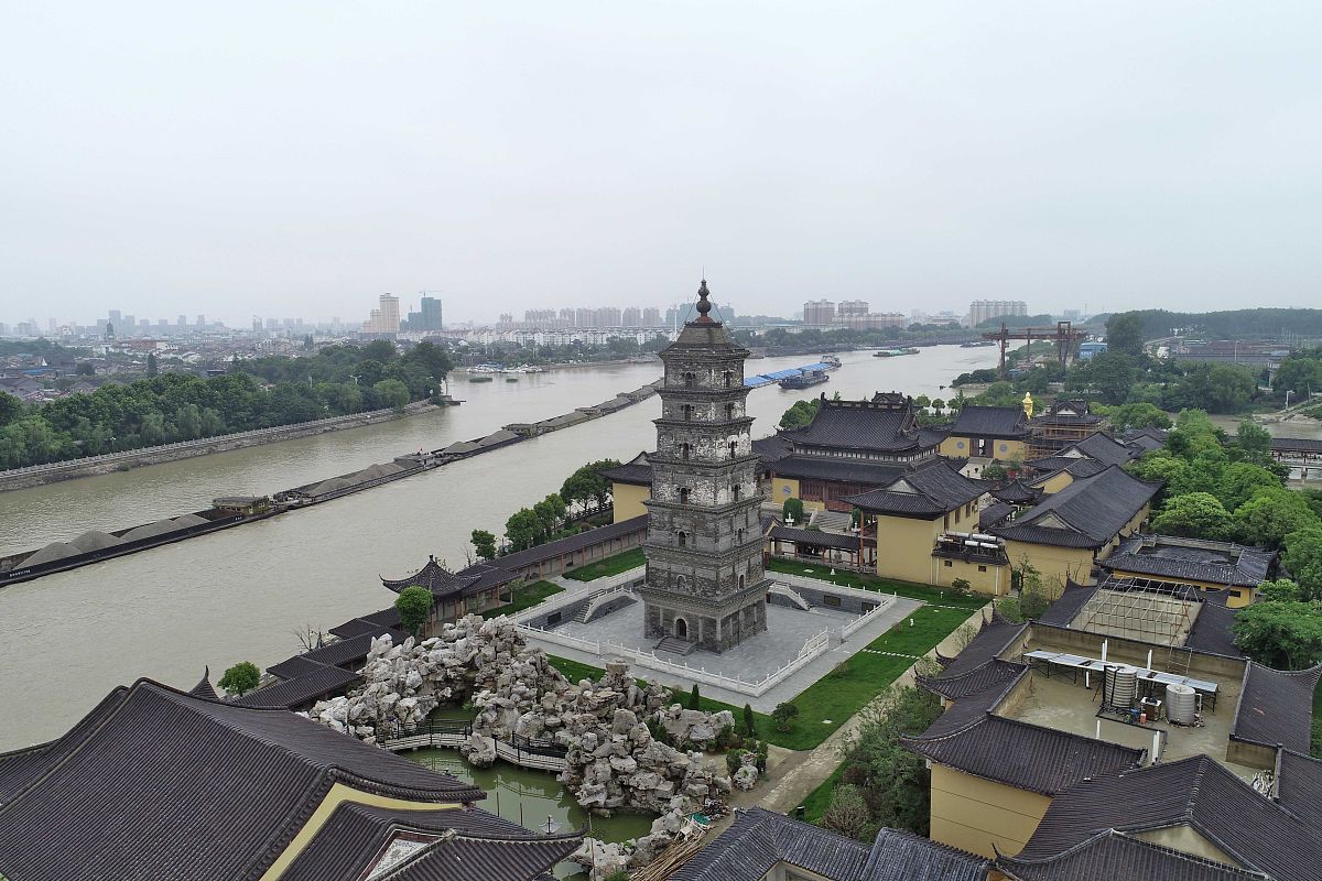 2018年5月26日,江苏省扬州市高邮,无人机航拍坐落于京杭大运河河心岛