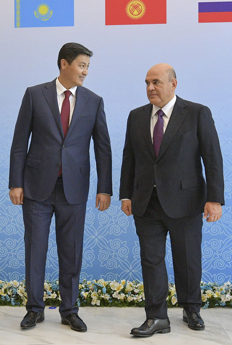 东欧剧变：过程、原因及影响探析