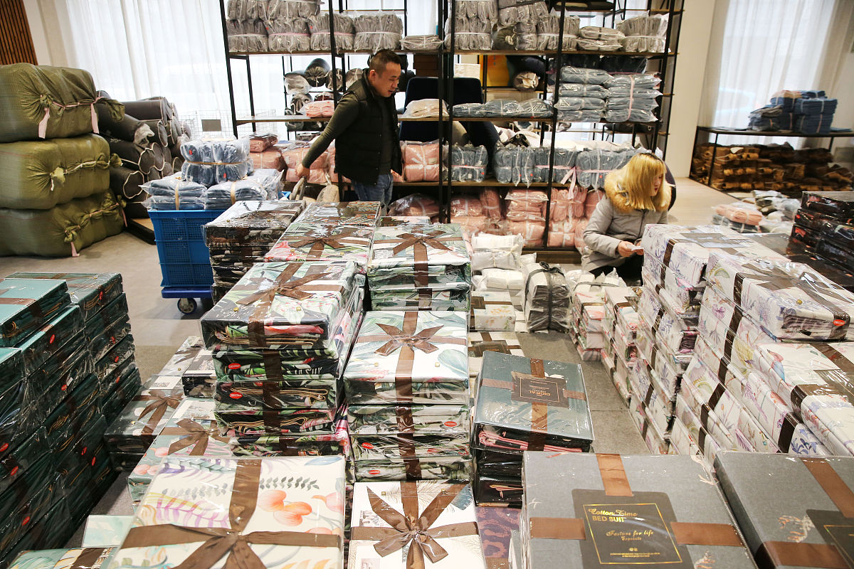 我是中国福利彩票发行管理中心战略发展部的市场分析人员对江苏福利彩票开展了长达四周的调研其中一周在江苏省福利彩票发行中心调研两周在南京市福利彩票发行中心调研最后一周在苏州市福利彩票发行中心调研现要进行调研收获和心得分享请从市场开发和管理的角度写一份提纲