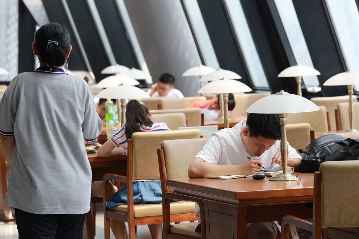 济南第三职业中专导游学制几年