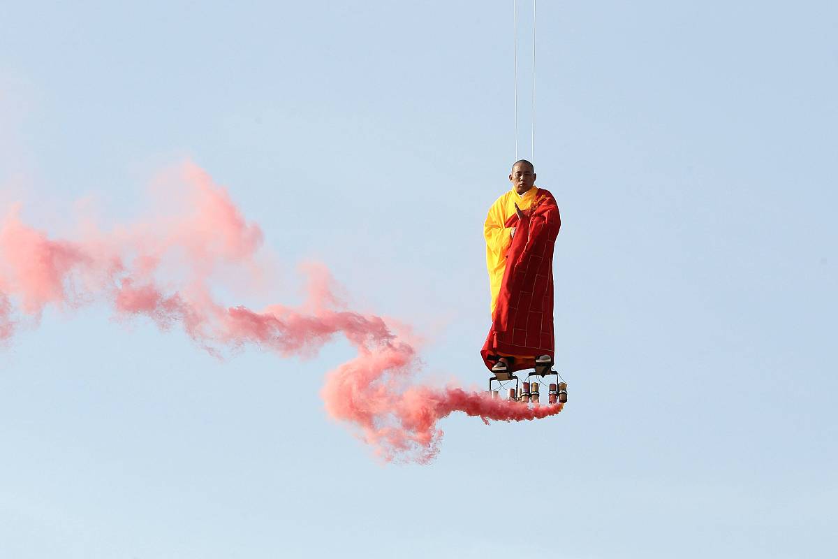 修仙界激战：叶倾倾大战白文鳄！惊险刺激的动作细节描写