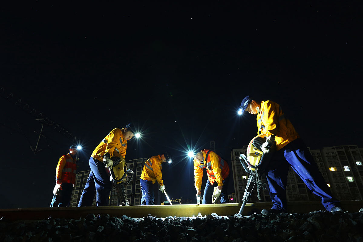 成都铁路中专学校分享兰渝铁路全线通车助力西
