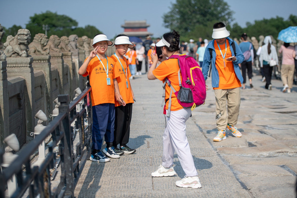 我是一名十六岁的初中毕业生我想和同学去北京旅游但我的父亲不同意我想写一封信说服我的父亲同意我们的计划要求：理由充分全面2语言生动恳切