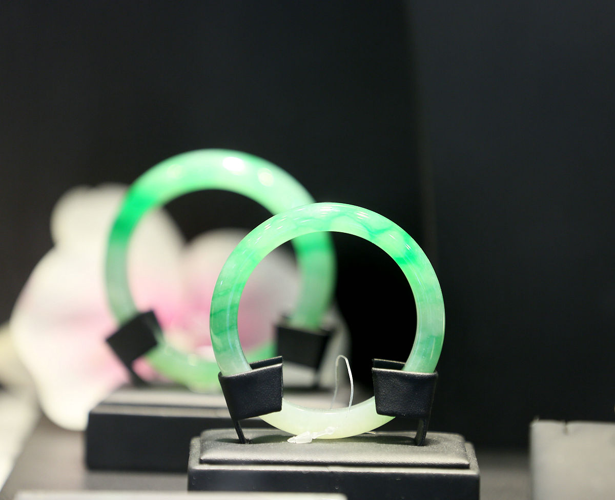 七彩云南玉石商城品牌推广方案：提升知名度和转化率