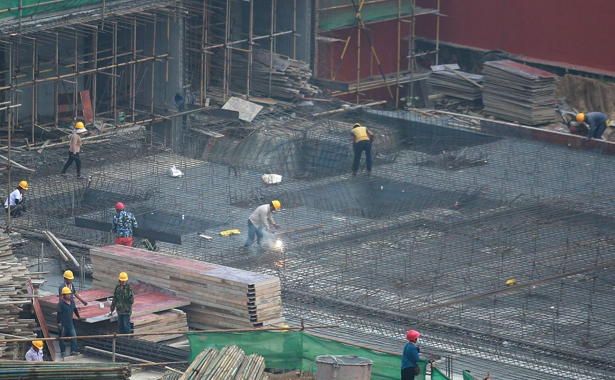 现浇混凝土免拆模板楼面保温系统施工工法