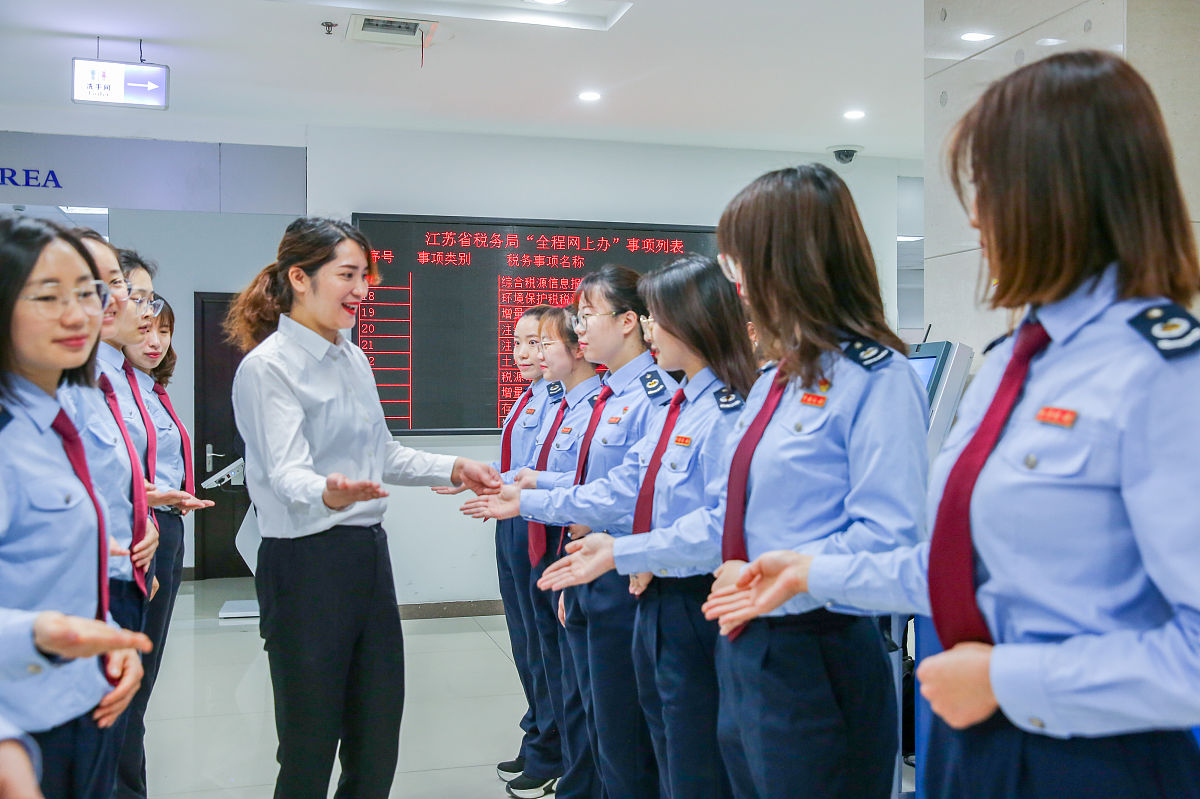 重庆市轻工业学校城市轨道交通运营服务专业好不好学呢开设了哪些课程；：：；；