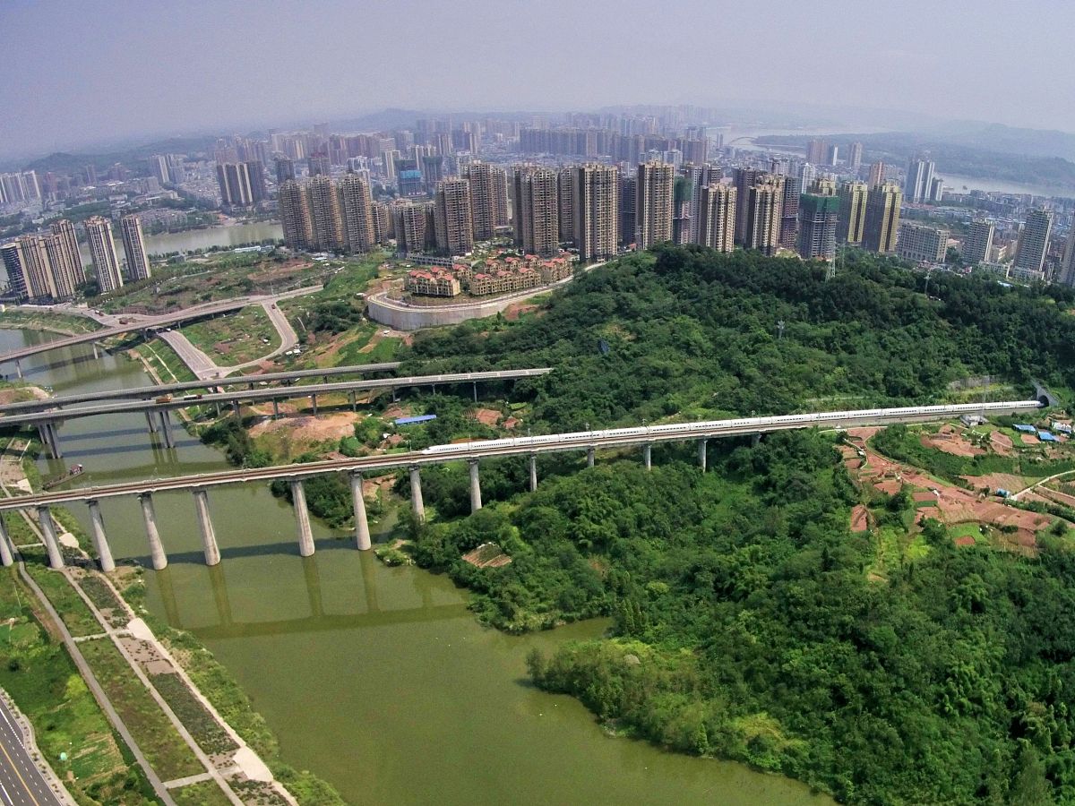 重庆女生读铁路学校：适合吗？