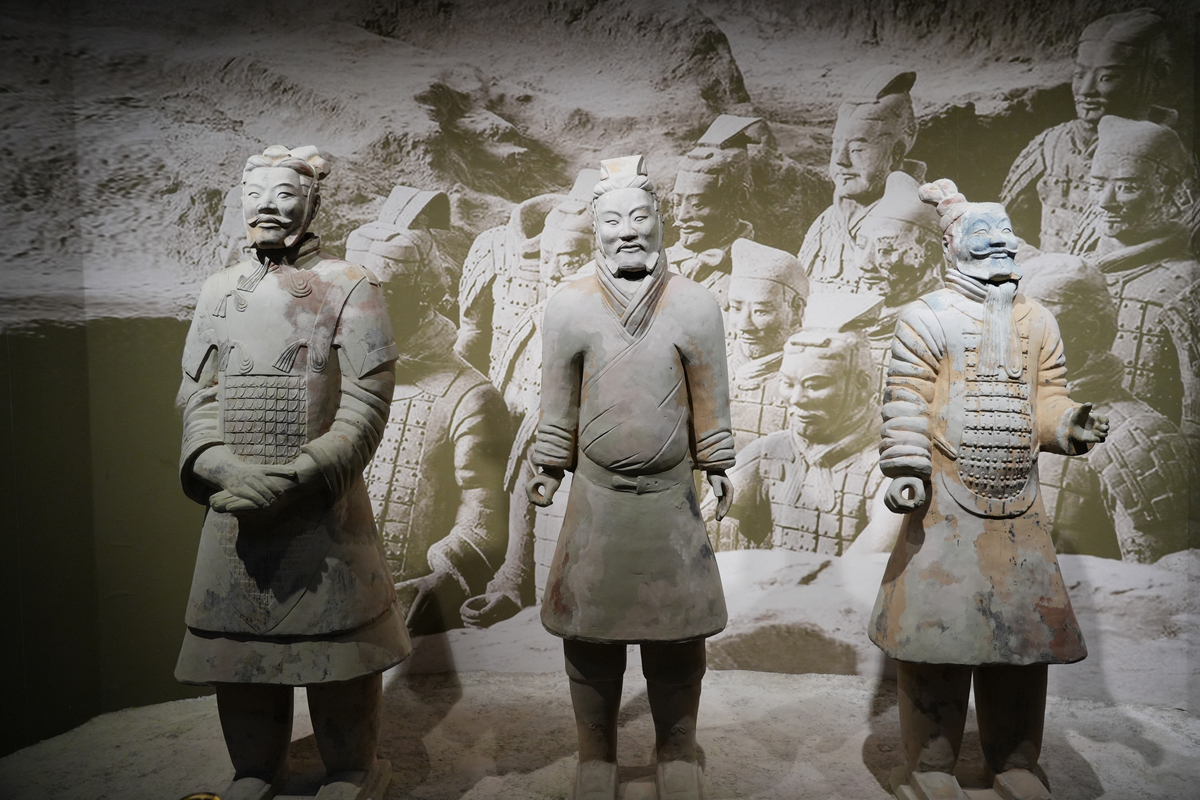 秦始皇为什么要修建兵马俑