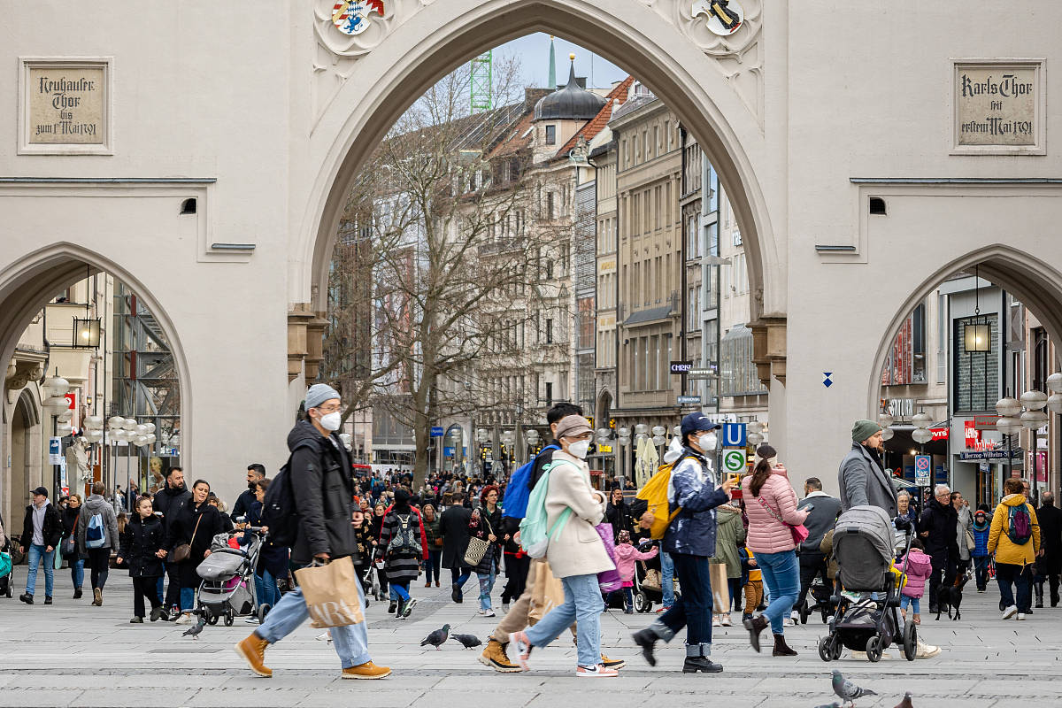 从心脏康复类项目质量绩效评价要素、心脏康复类项目质量绩效评价模型设定、心脏康复类项目质量评价指标数据来源三个层面阐述X公立医院心脏康复类项目质量绩效评价设计300字