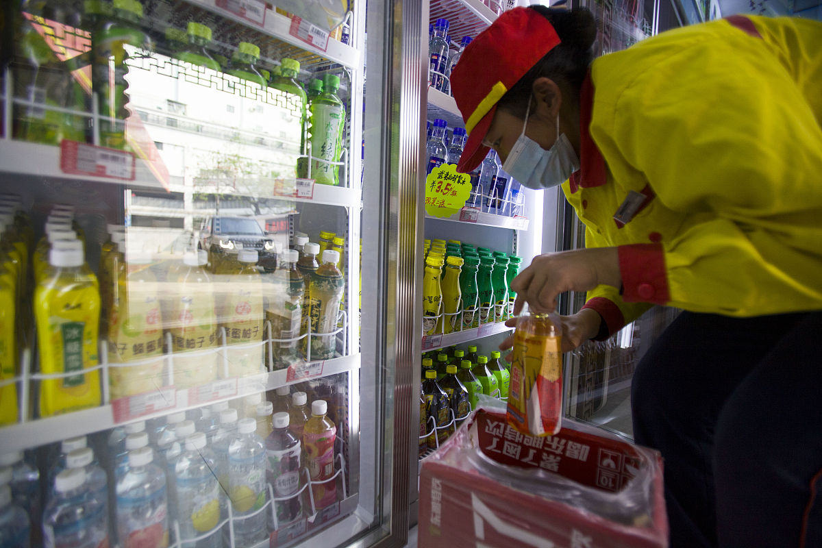 热饮料如何安全放冰箱？避免爆裂和影响口感的技巧