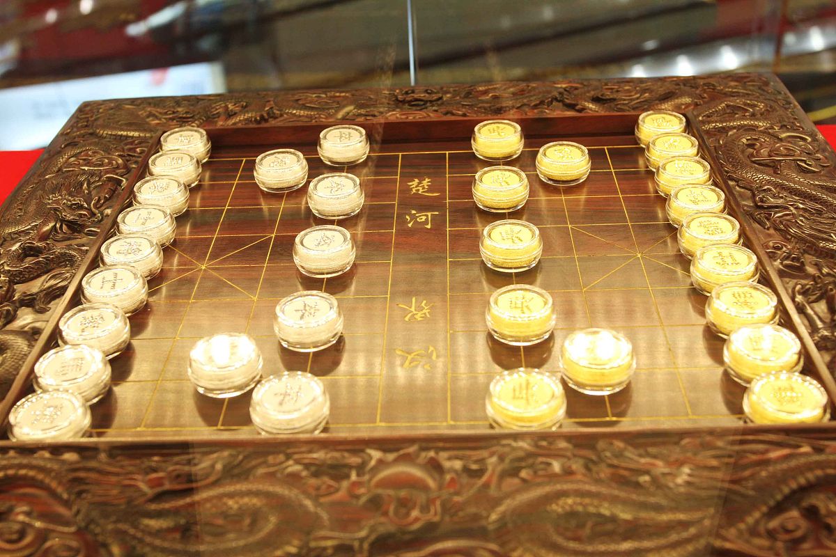 龙年送礼佳选！国窖1573 原木跳棋套装，开启精彩龙年