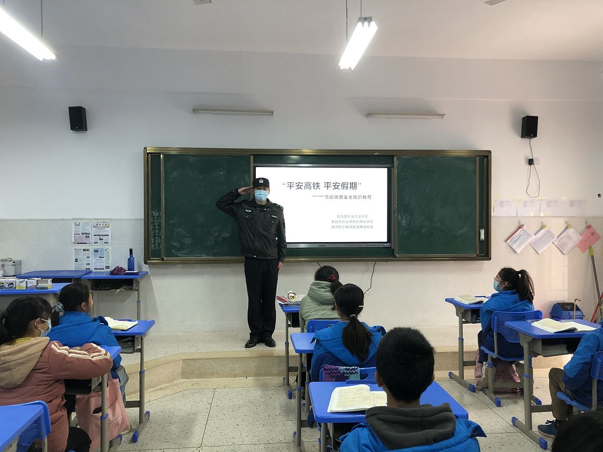 ;human 能进行内容的补充并添加新内容让它更详细嘛; AI 当写第四部分锅炉冲转后的安全措施和操作规程时可以进行以下内容的补充和添加：1 安全措施的基本要求：除了介绍锅炉安全、人员安全、环境安全等方面的内容外还可以补充如何进行安全风险评估和管理、如何进行安全培训和教育、如何进行安全监测和预警等方面的内容。同时可以介绍如何建立健全的安全管理体系和相关制度和标准以确保锅炉冲转后的安全。2 操