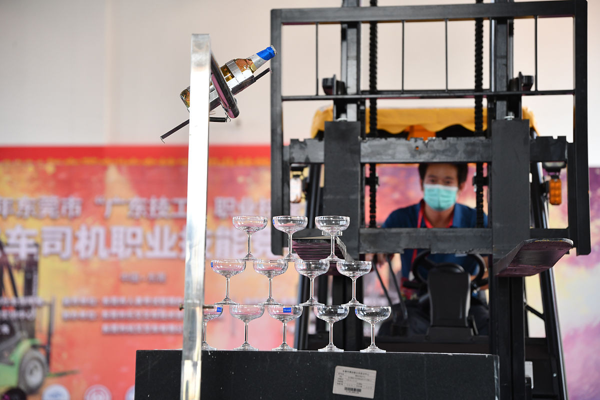 2019年泸州工业技工学校中职中专招生简章 - 培养职业技能人才
