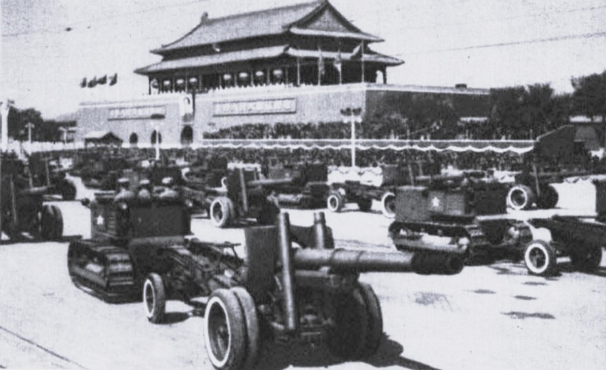 解放军入城：新中国成立的伟大时刻