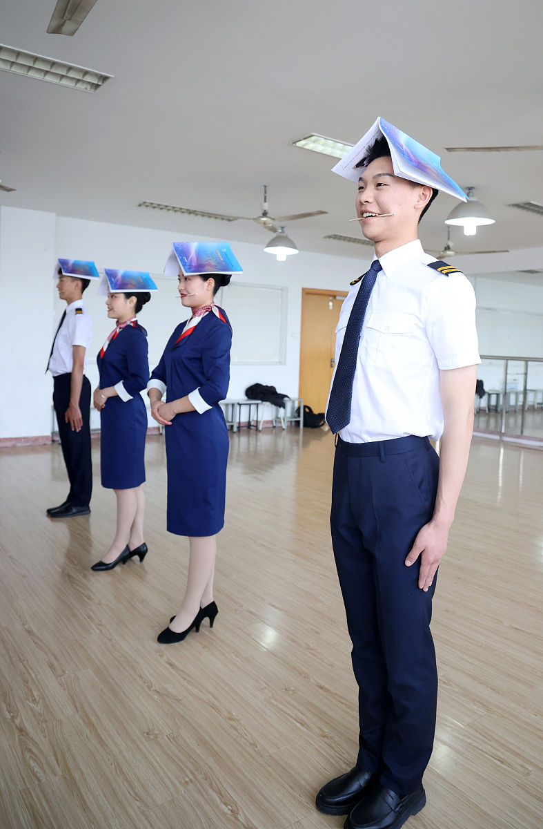 大学空乘专业招生中考没考好该如何选择
