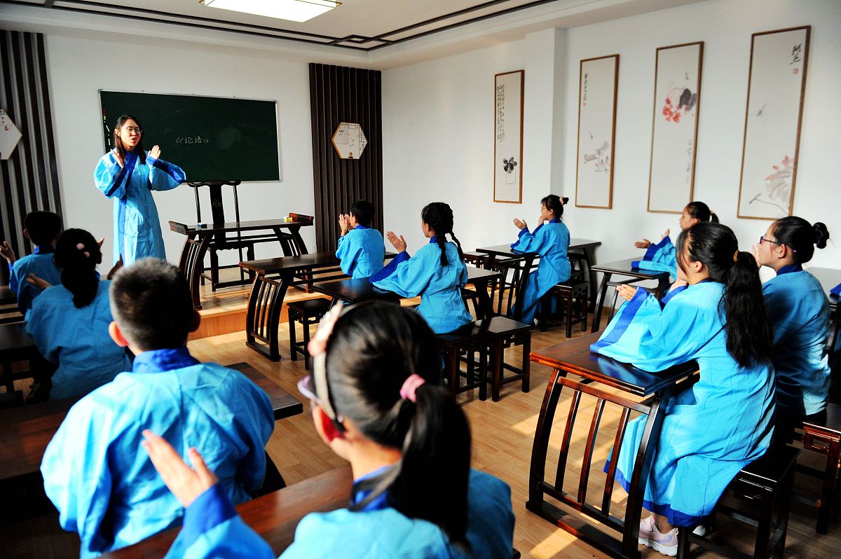 哪些教育学派都强调以学生为中心