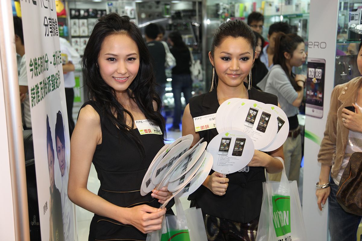 组装简易棚体验：4-5小时完成，外观略有瑕疵