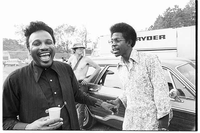 辛吉飞：一位有影响力的黑人作家和活动家