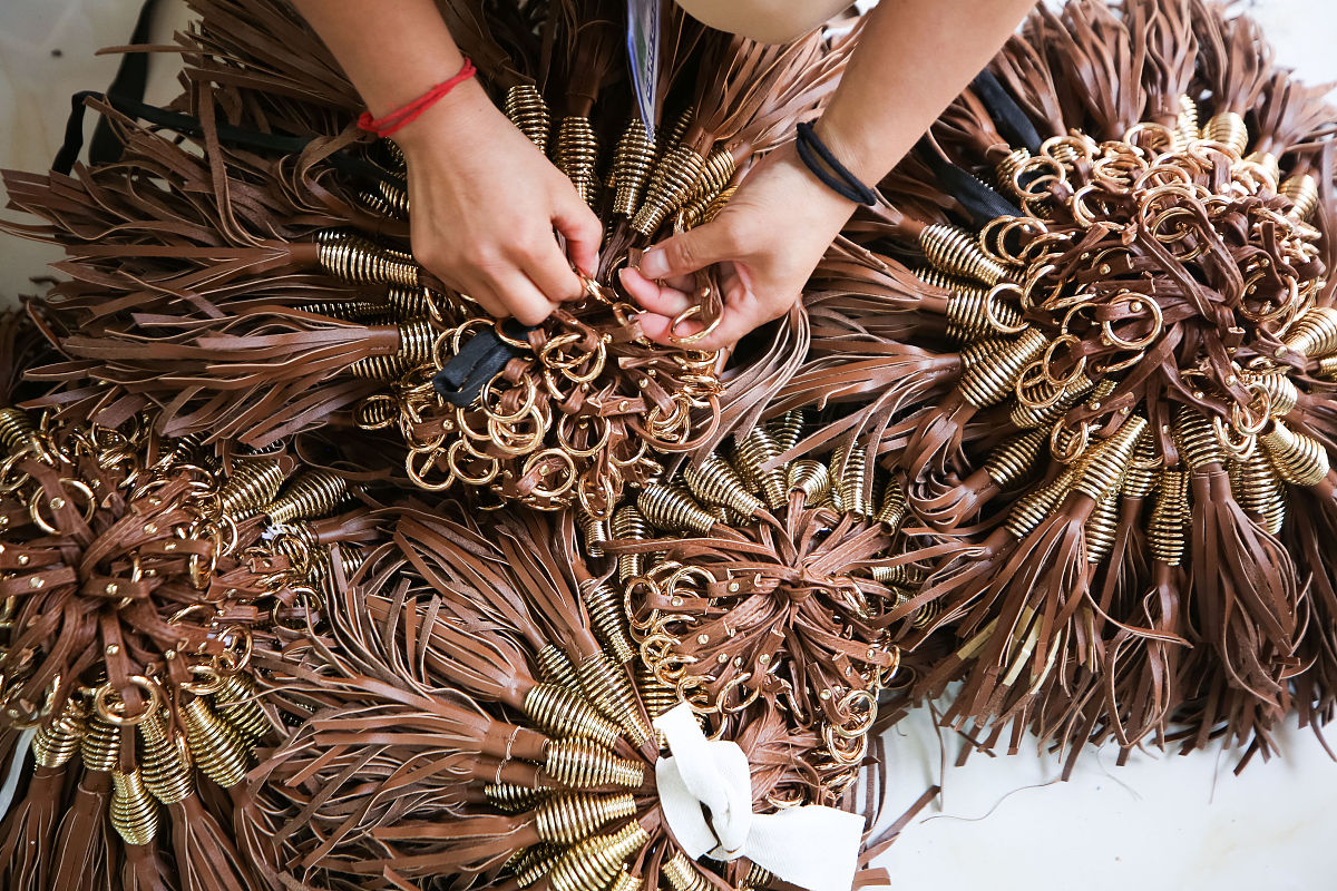 重庆铁路工程学校2019年包分配？就业现状分析