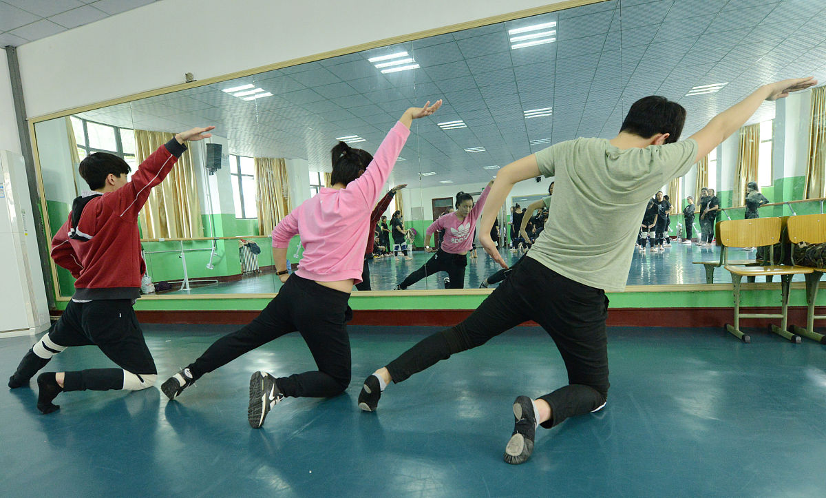 成都天一幼师学校课程多不多