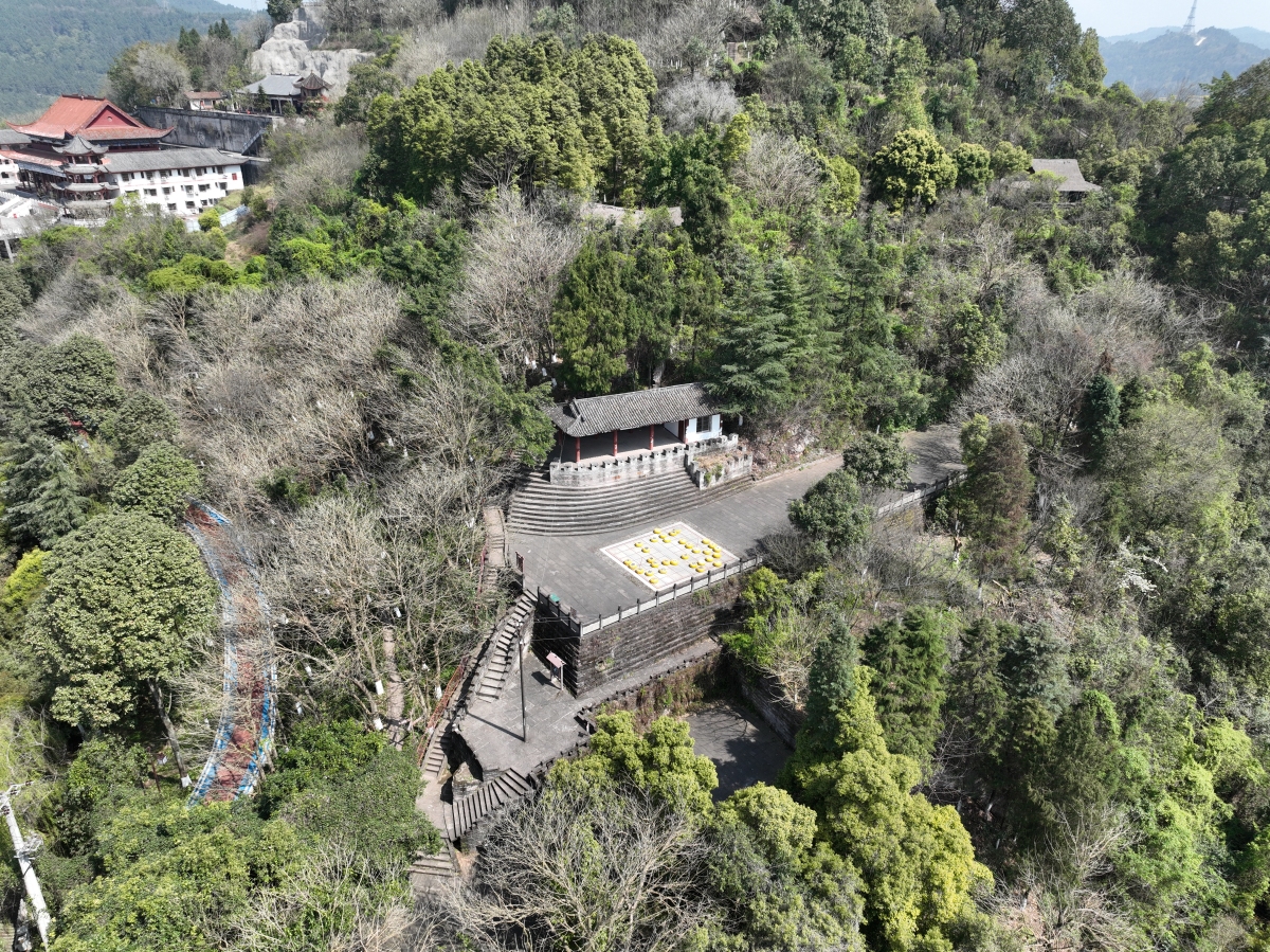 温州岷岗金堡山风景区,位于温州市瓯海区潘桥街道的中南部,是一处市级