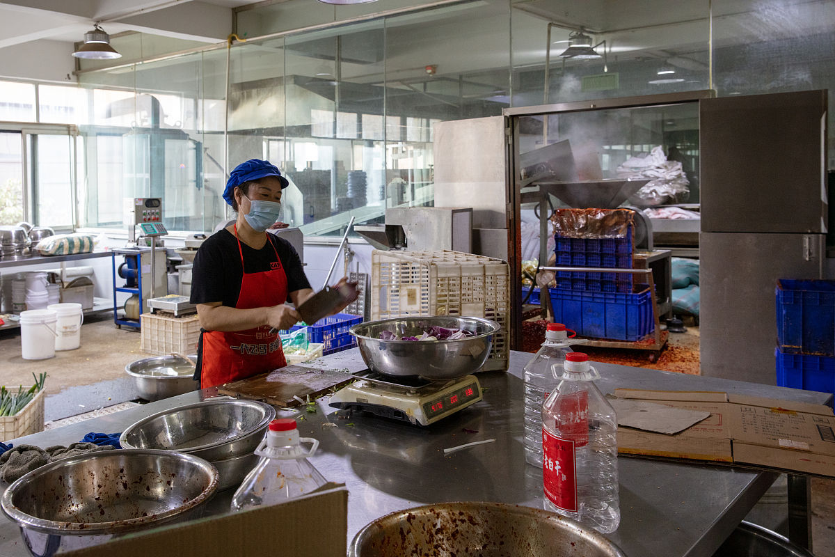 快餐店生产运作策略：提升效率，保证品质