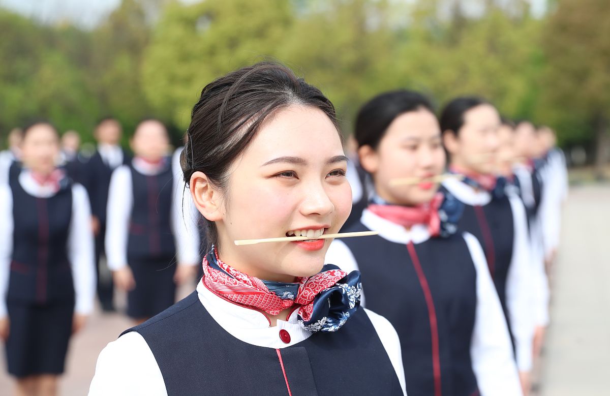 女生学铁路专业好就业吗？前景怎么样？