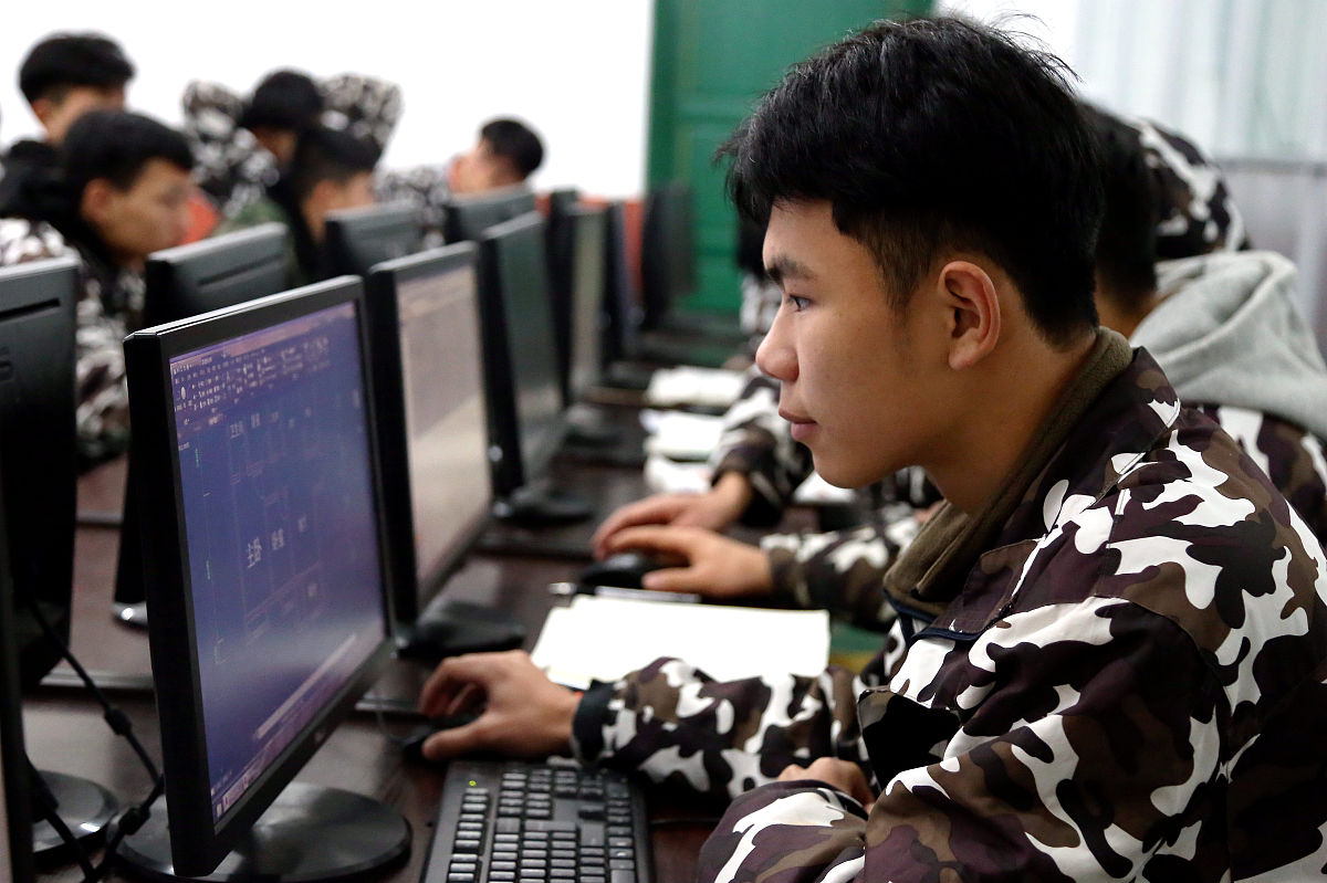 贵州中专学校热门专业推荐：机械、旅游、电子信息