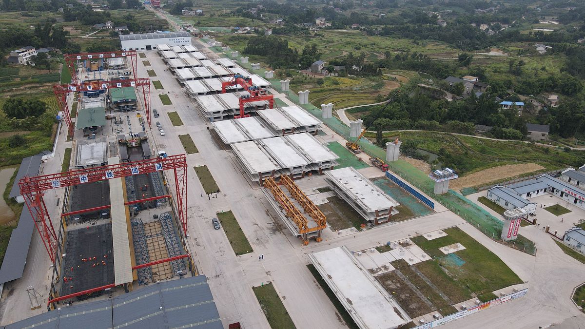 成都公路集装箱中转站选址分析：交通、地理、供应链全解析