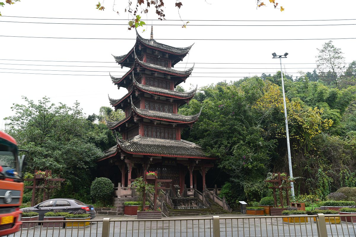 成都职业学校旅游服务与管理专业就业前景如何？