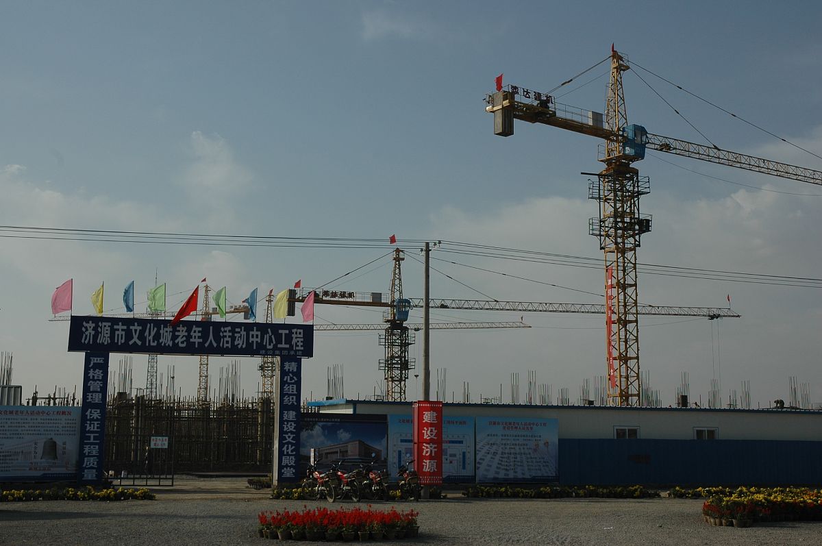 实习单位：西安启邦华建筑劳务有限公司实习项目：才子嘉苑建设项目本周实习内容：3．掌握定位、放线、抄平工作及关键部位、关键过程的技术复核工作；4．熟悉有关的施工质量验收规范和操作规程。根据上面内容从实习过程、学到的知识和实习体会三方面写一篇本周实习报告不少于2000字。