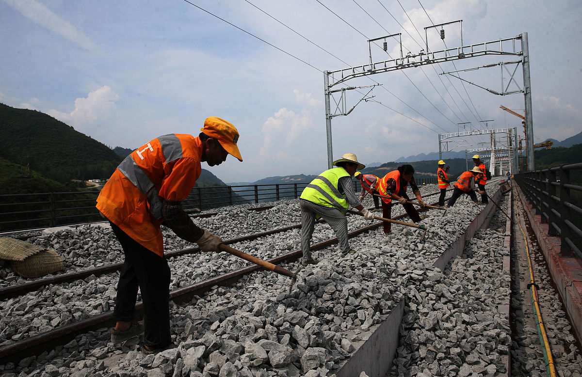 重庆轨道学校解析铁路行业受欢迎的根本原因