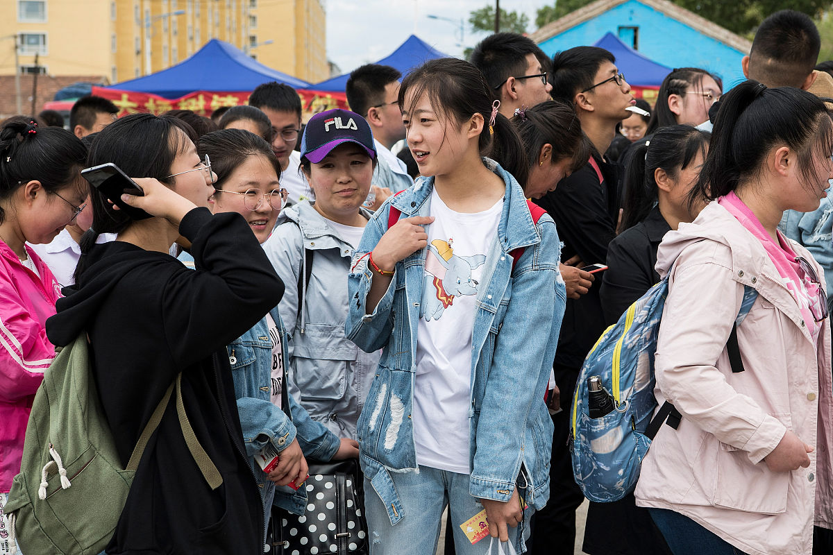 2019年6月5日,内蒙古大杨树镇,"高考专列".据中国之声《新闻晚高峰》