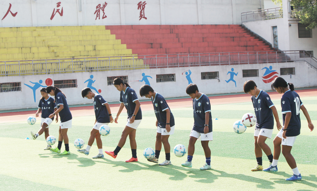 贵阳体育中学2022年新增专业：篮球、足球等十项体育专业，并开设计算机科学、外语等非体育类专业