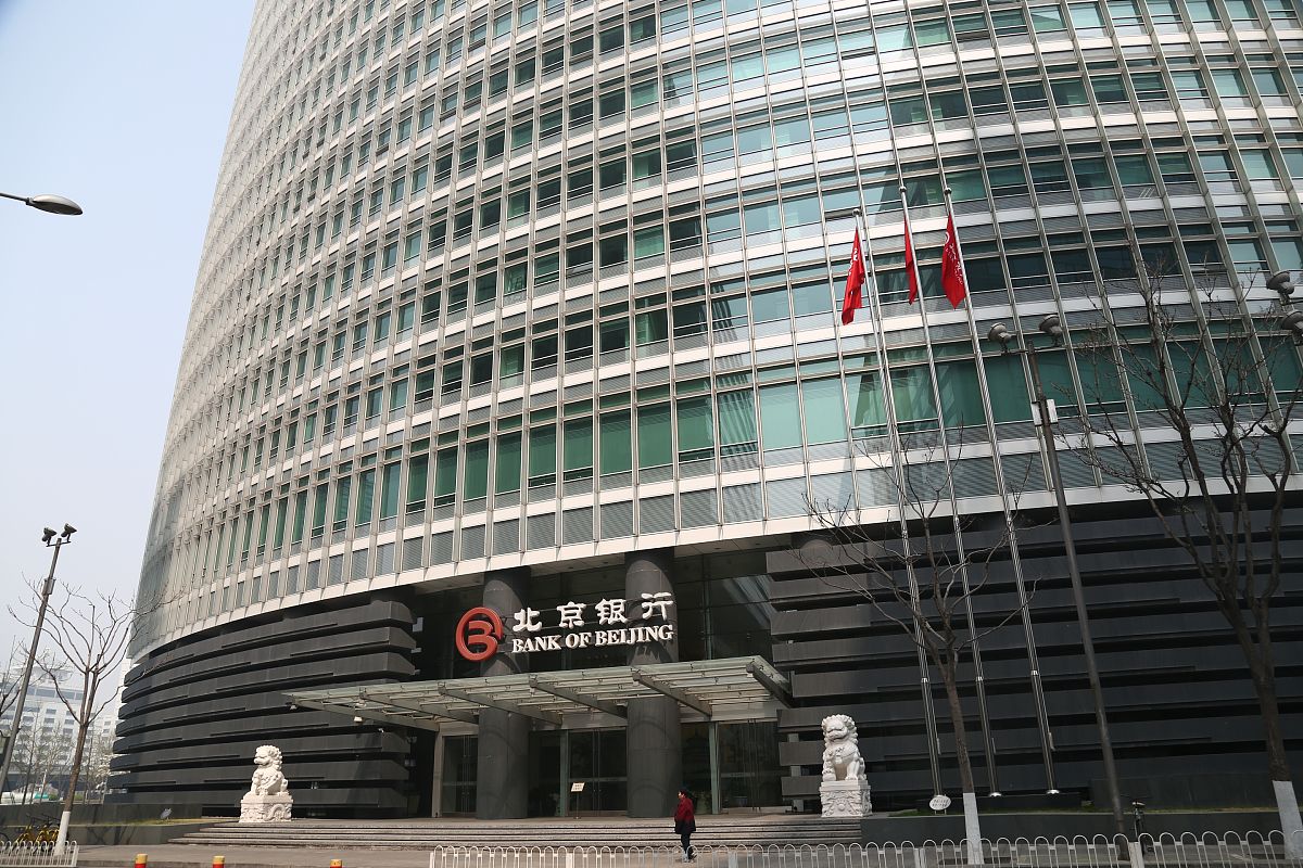大连商品交易所 (DCE) 和 上海期货交易所 (SHFE) 对比分析