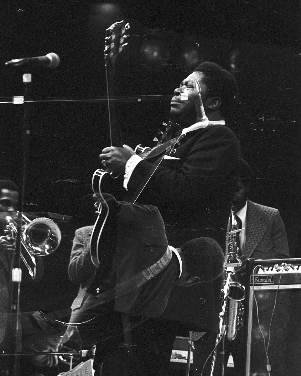 circa 1975: blues musician bb king performs onstage with his 'lu